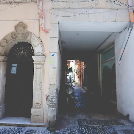 Il Viaggiatore Via Indipendenza B&B-2